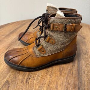 UGG Women's Cecile Waterproof Duck Boots Sz 9 Tan Snow Boots Hiking